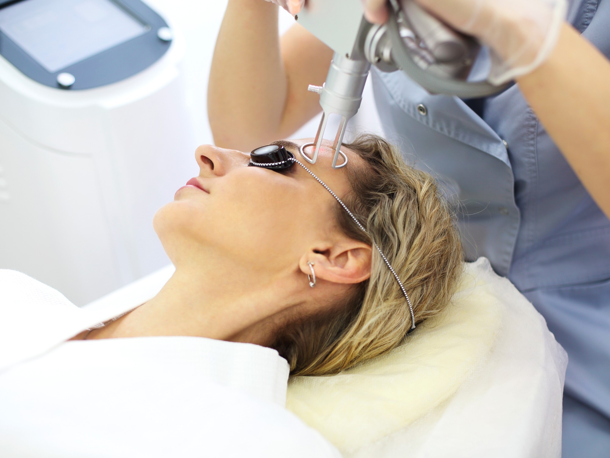 ERBIUM YAG LASER RESURFACING